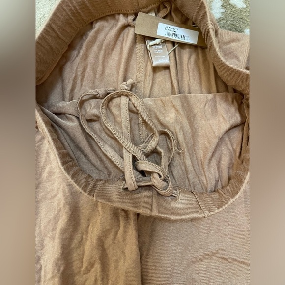 Skims NWT knit pajama shorts in ochre tan women’s size XXS - Picture 7 of 9